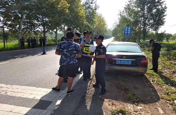 1691719027611248.jpg 2019年5月配合公安機(jī)關(guān)檢查違禁物品